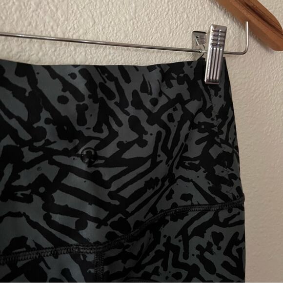 Lululemon Hot To Street Crop Leggings - Biggie Brushed Animal Coal Black 4 - Picture 6 of 8